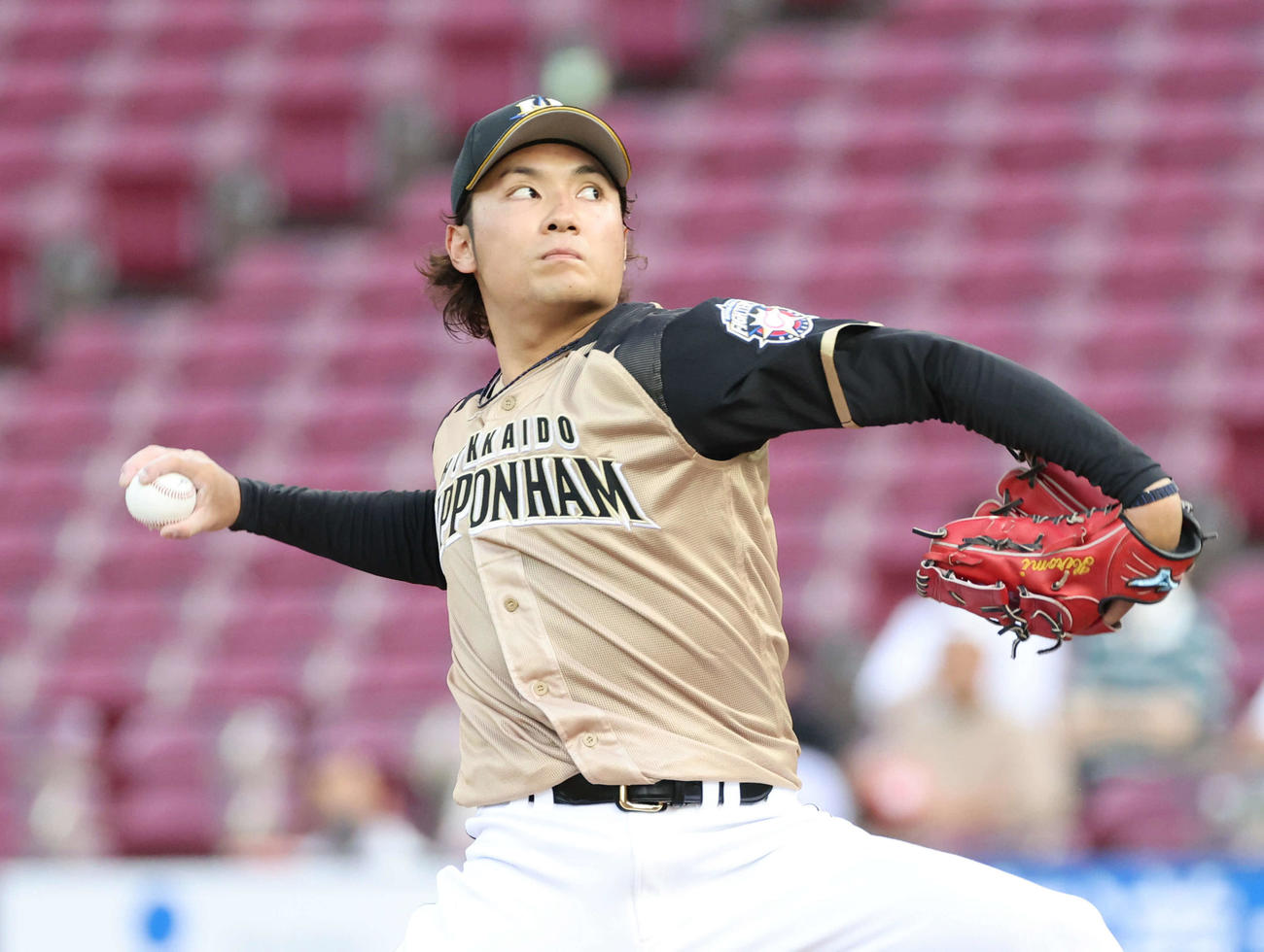 広島対日本ハム　力投する日本ハム先発の伊藤（撮影・加藤孝規）