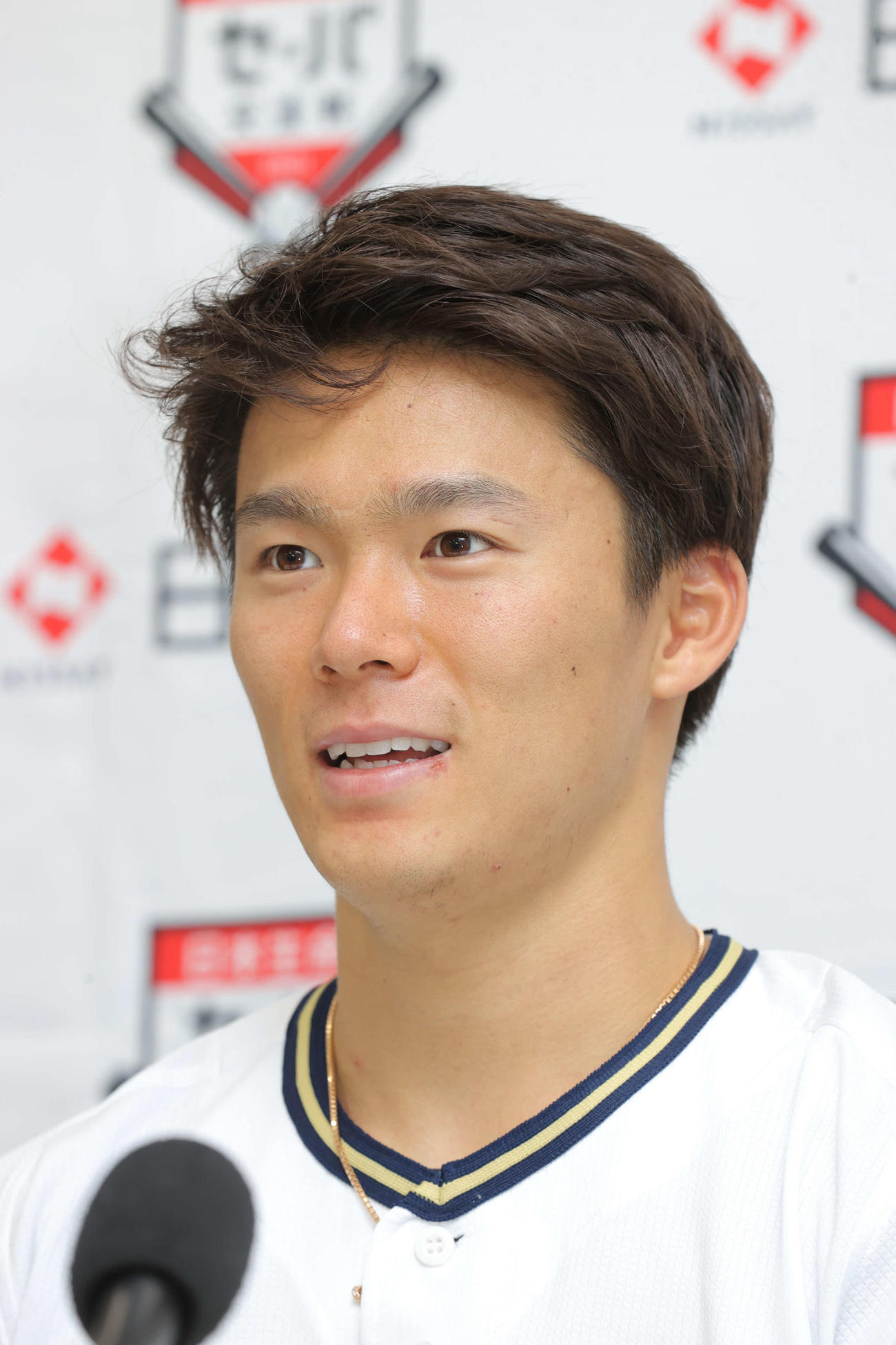 交流戦MVPに選出され、会見に応じるオリックス山本由伸投手