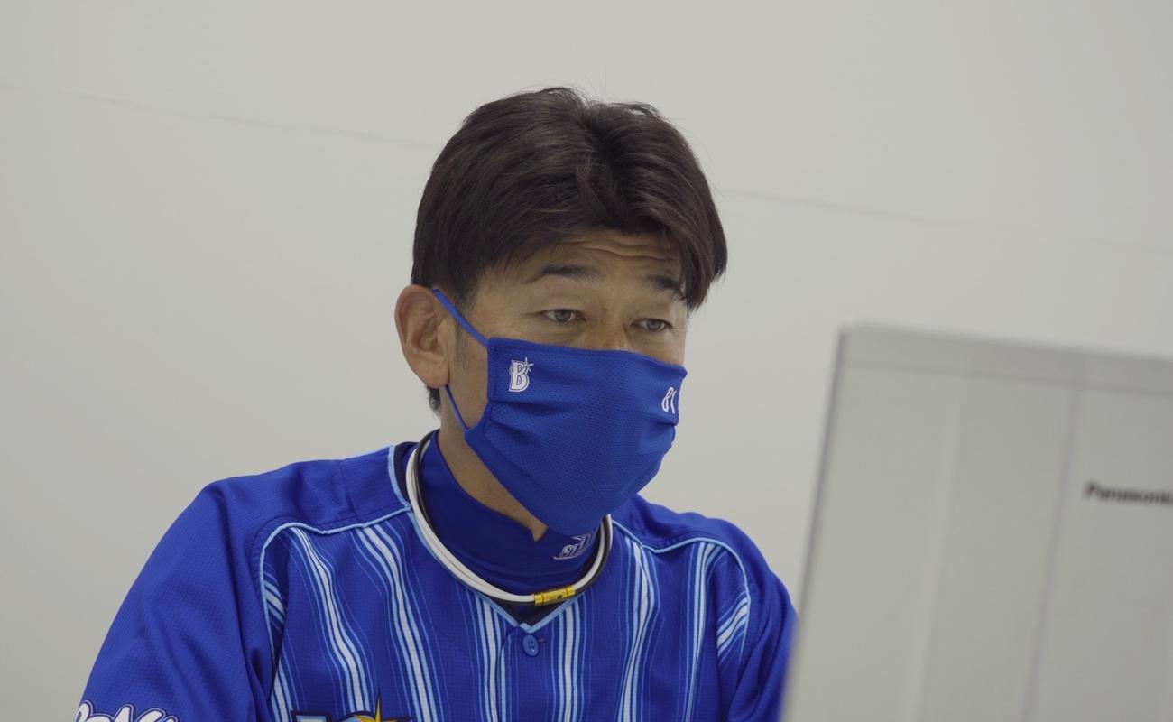 リーグ戦再開に向けてオンライン取材に応じるDeNA三浦監督（球団提供）