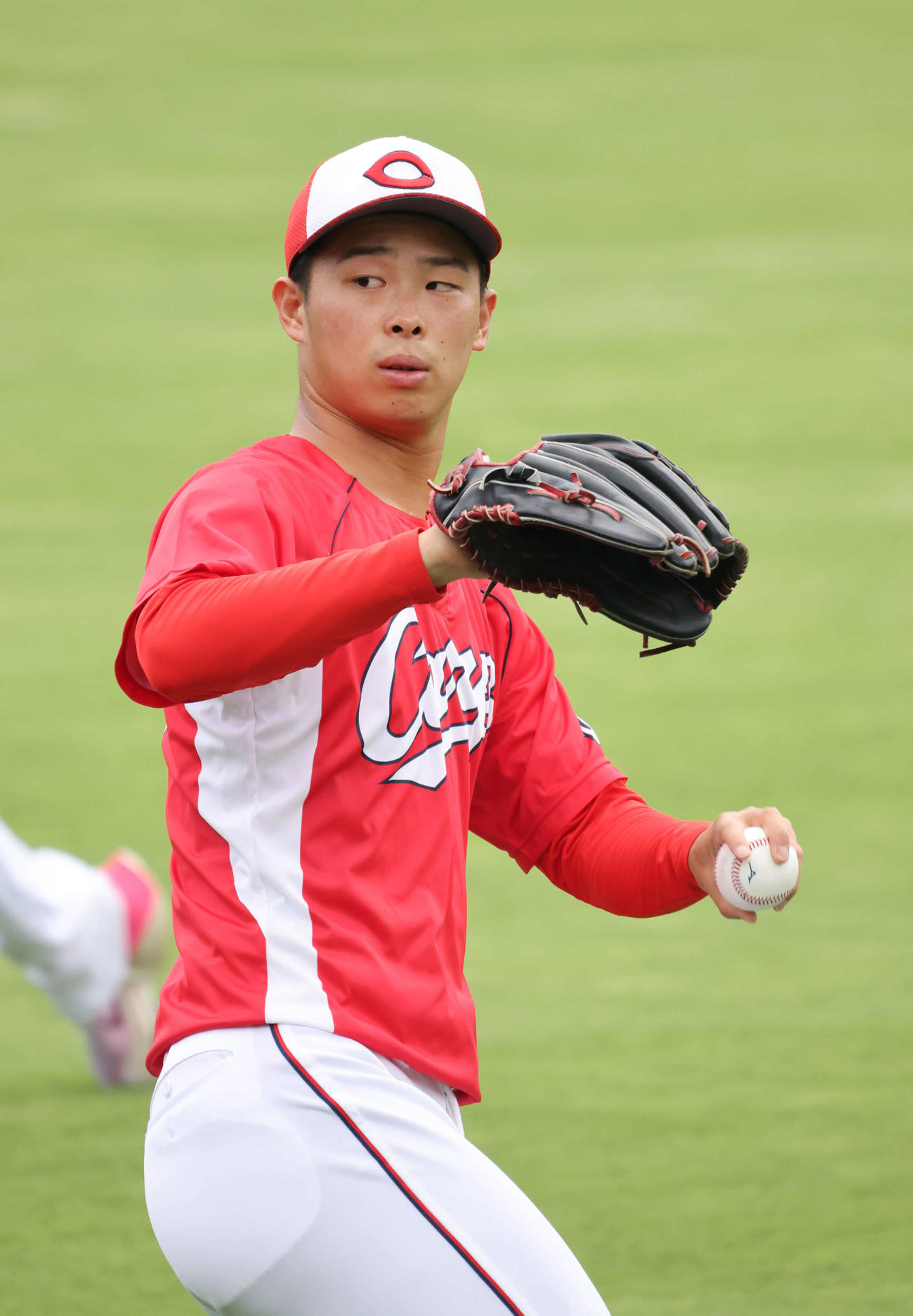 広島投手指名練習　キャッチボールをする玉村（撮影・加藤孝規）