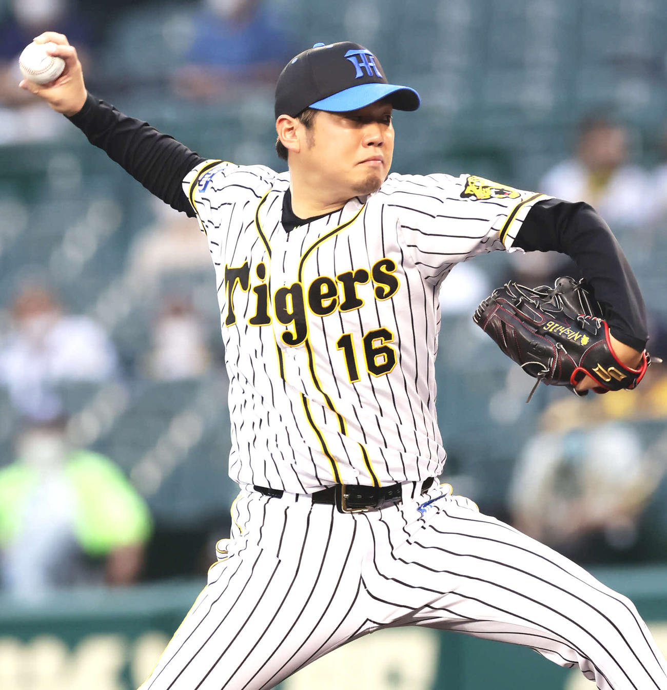 2021年6月18日　阪神対巨人　先発の西勇輝（撮影・足立雅史）