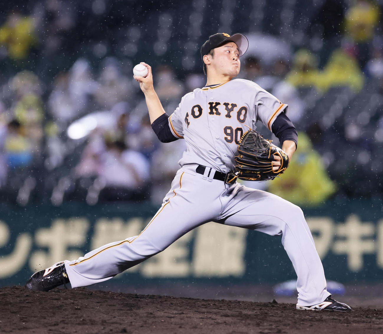 阪神対巨人　8回から登板した巨人戸田（撮影・足立雅史）