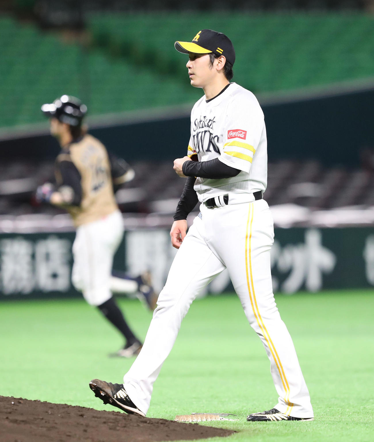 ソフトバンク対日本ハム　5回表日本ハム1死、石川は浅間に先制となる本塁打を浴びる（撮影・梅根麻紀）