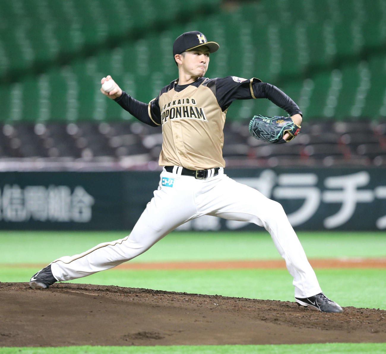 ソフトバンク対日本ハム　完投で6勝目を挙げた日本ハム上沢（撮影・屋方直哉）