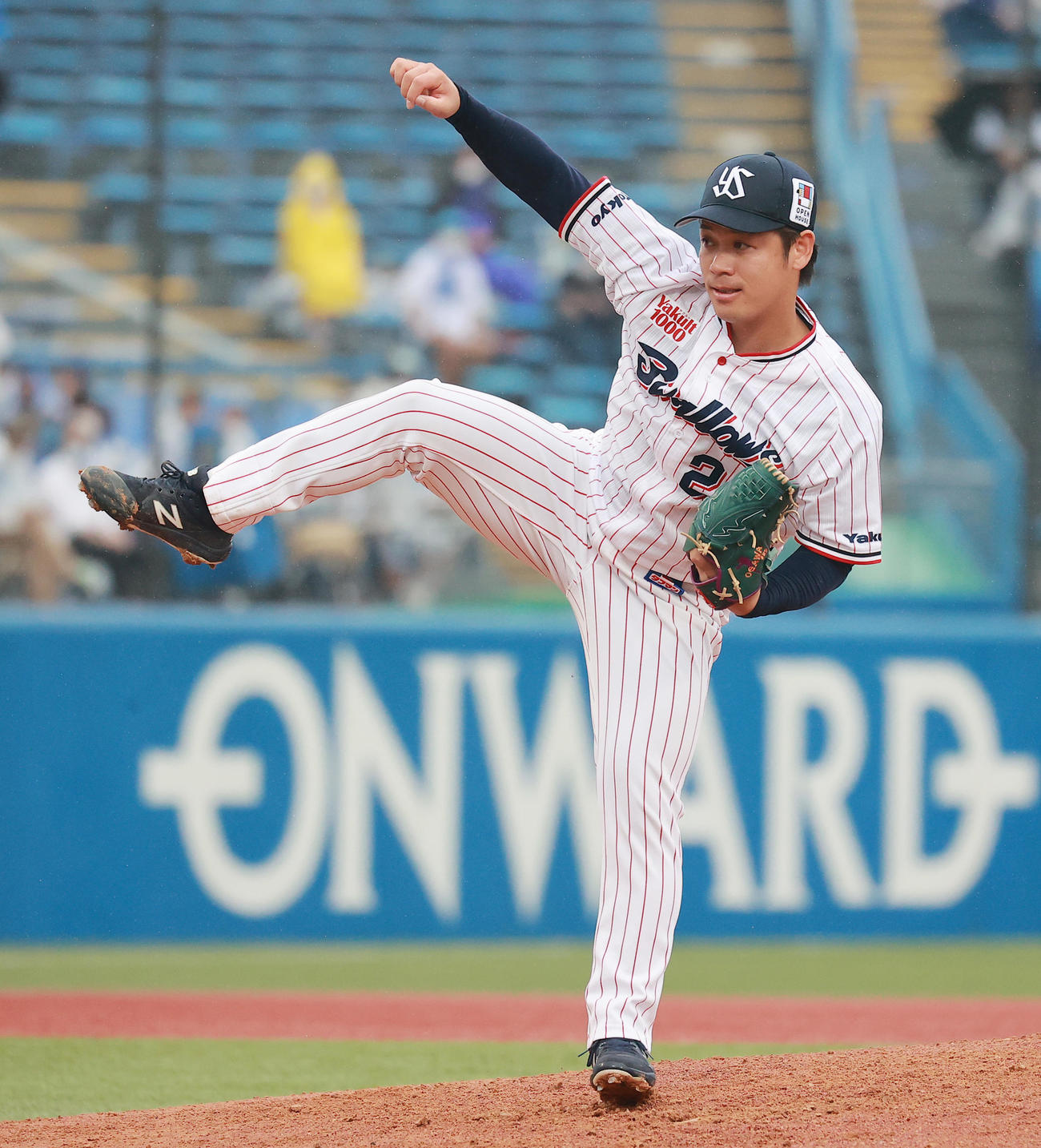 ヤクルト対中日　力投するヤクルト先発の小川（撮影・野上伸悟）