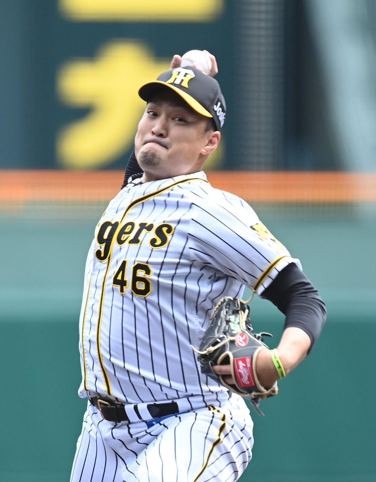 阪神対巨人　阪神先発の秋山（撮影・前岡正明）