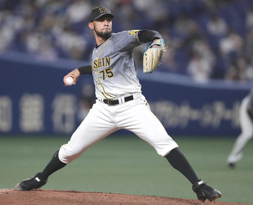 中日対阪神　9回裏、阪神3番手で登板するスアレス（撮影・前田充）