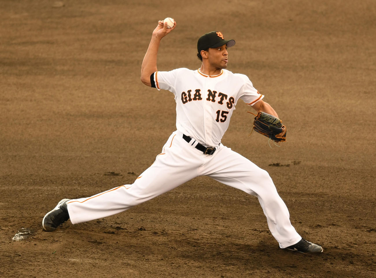 巨人対DeNA　力投する巨人先発のサンチェス（撮影・横山健太）