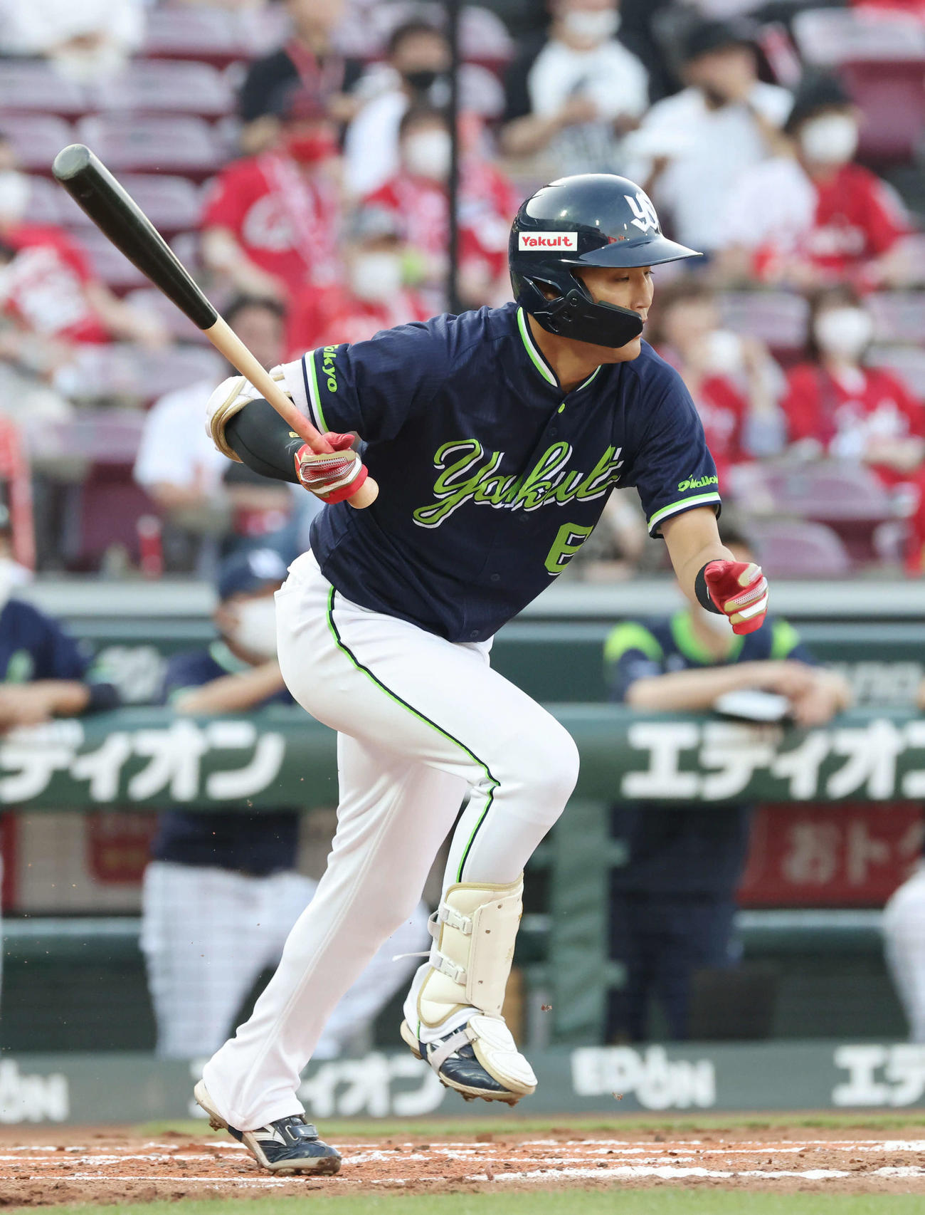 広島対ヤクルト　2回表ヤクルト1死一、三塁、元山は先制右適時打を放つ（撮影・加藤孝規）