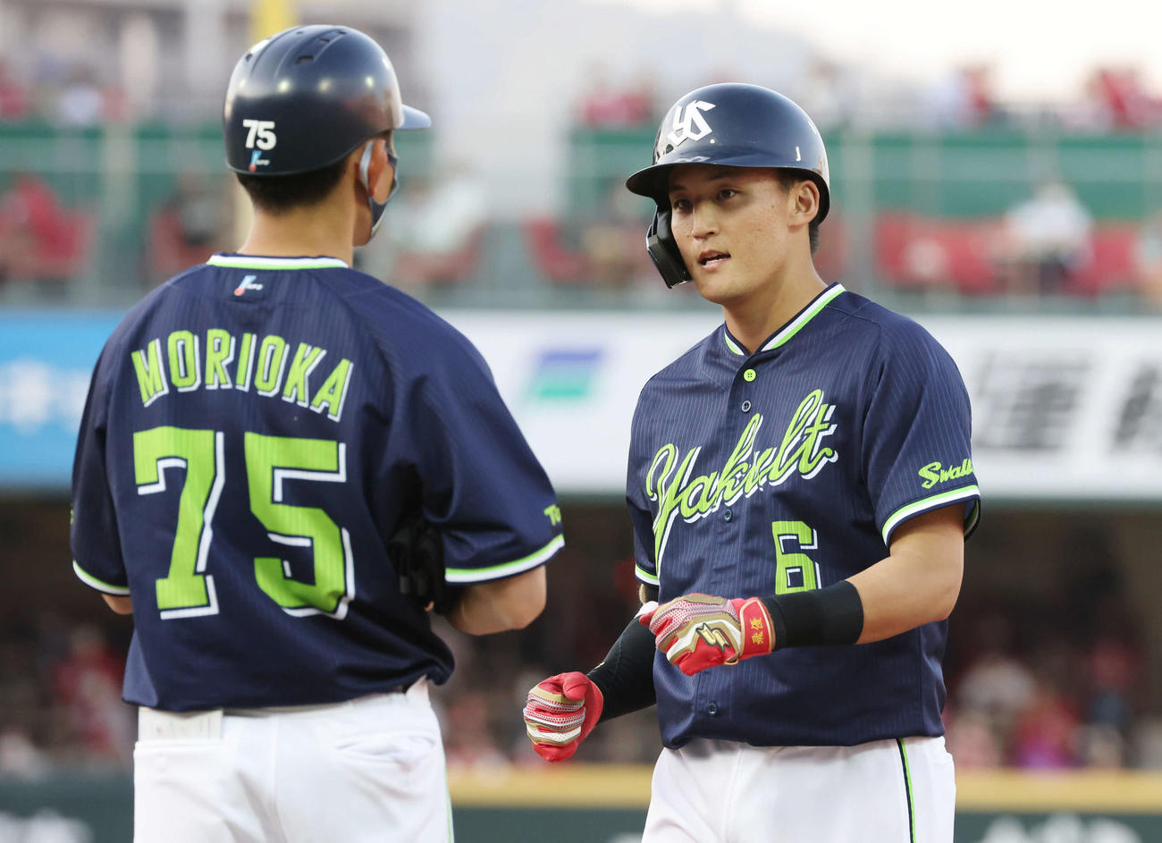 広島対ヤクルト　2回表ヤクルト1死一、三塁、元山は先制右適時打を放つ（撮影・加藤孝規）