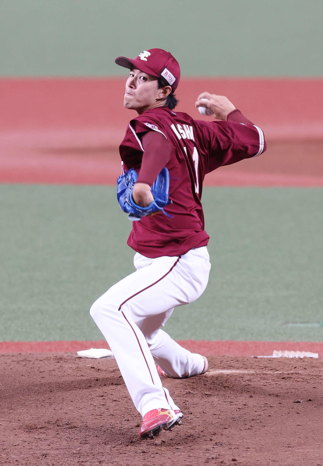 西武対楽天　力投する楽天先発の岸（撮影・河野匠）
