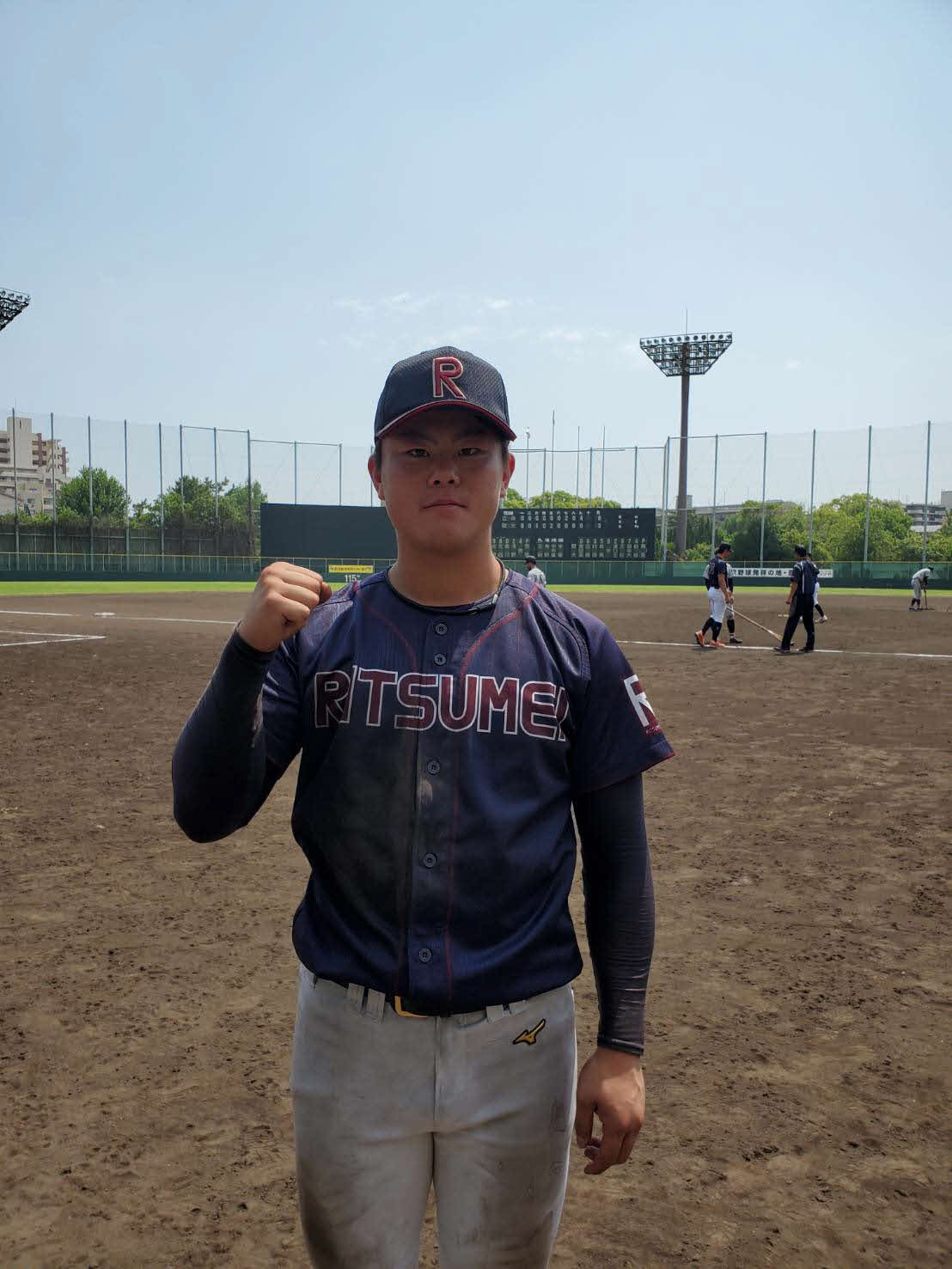 9回に逆転2ランを放った立命大の西村唯人内野手は試合後、ガッツポーズ