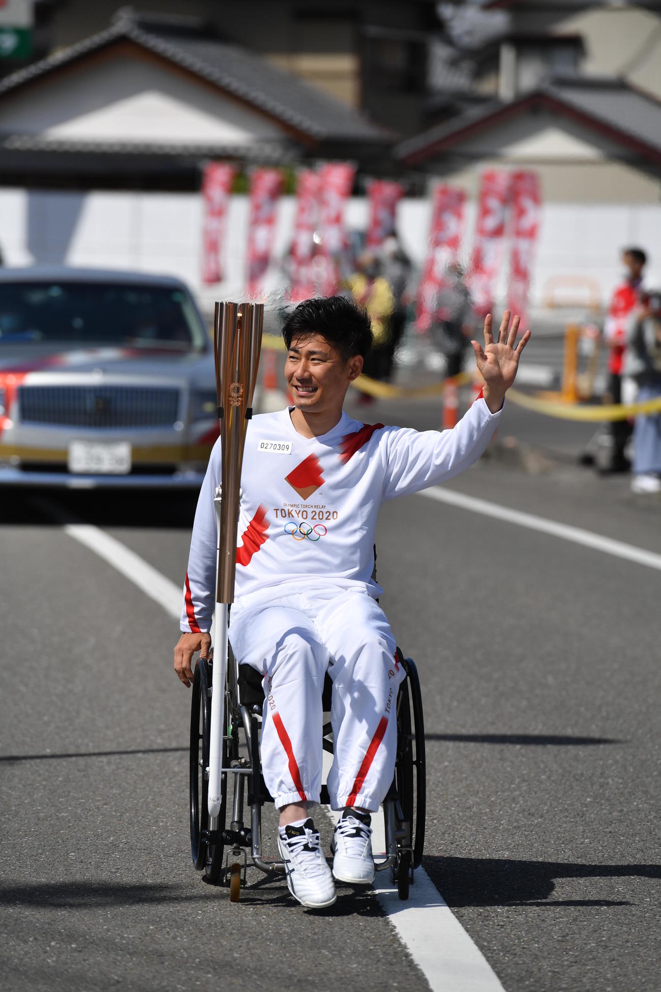 高知県2日目第3区間　聖火ランナーを務めた上山友裕選手（2021年4月20日撮影）　