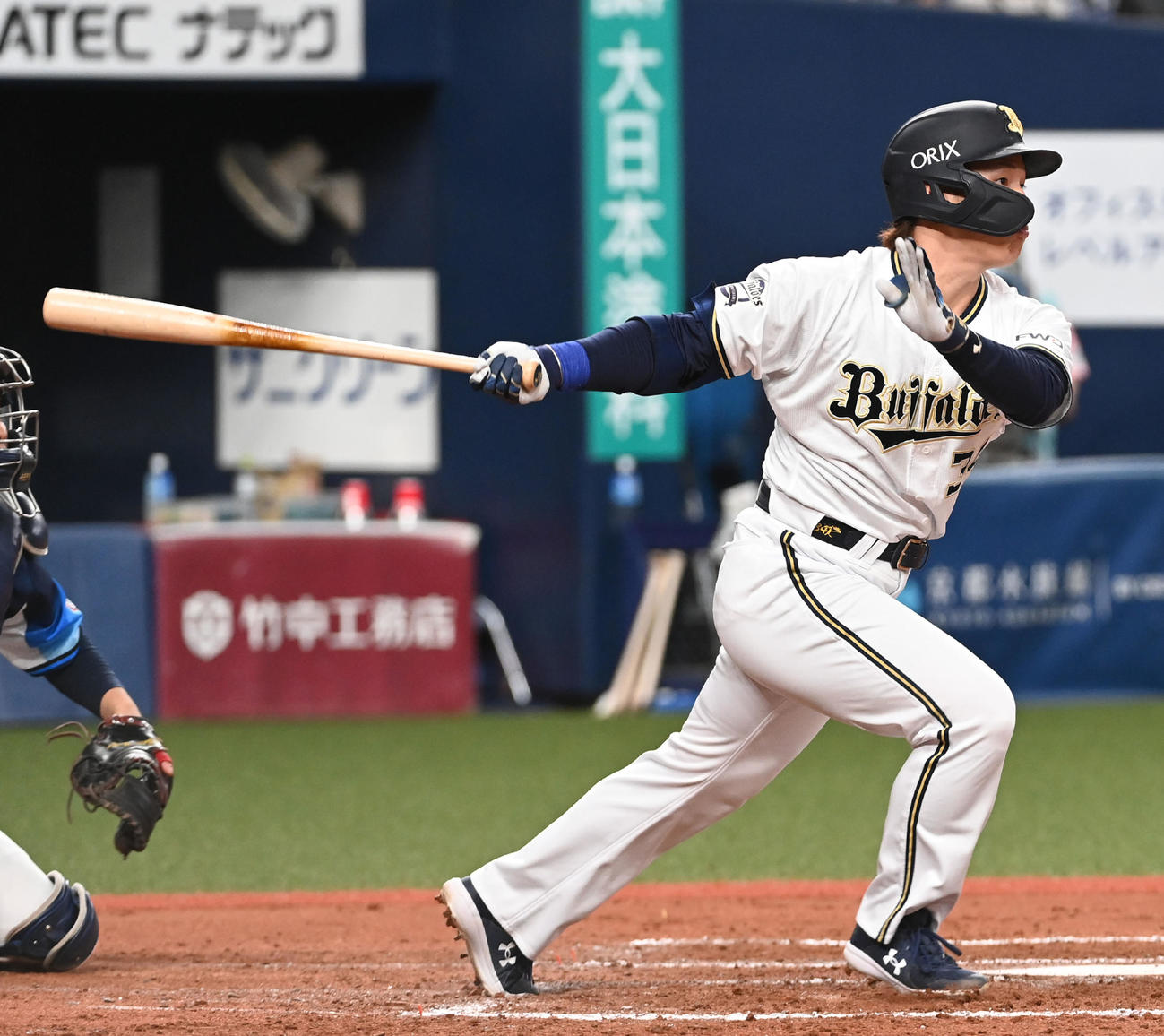 オリックス対西武　7回裏オリックス1死、吉田正は右越え本塁打を放つ（撮影・前岡正明）