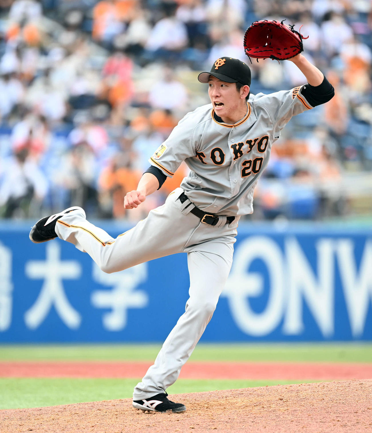 ヤクルト対巨人　7安打3失点で7回途中で降板した巨人の先発戸郷（撮影・たえ見朱実）