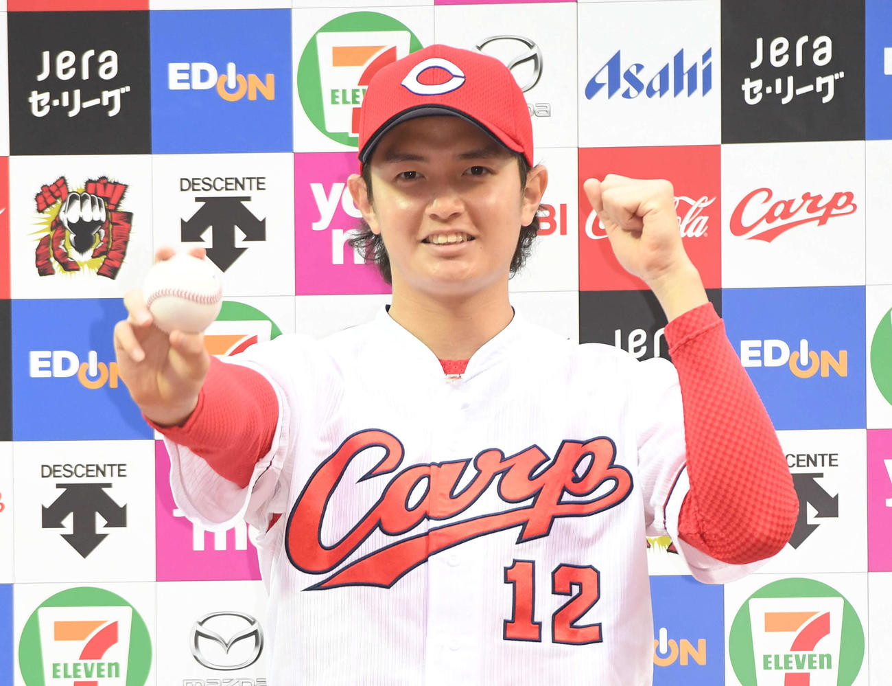 広島対中日　お立ち台でポーズを決める大道