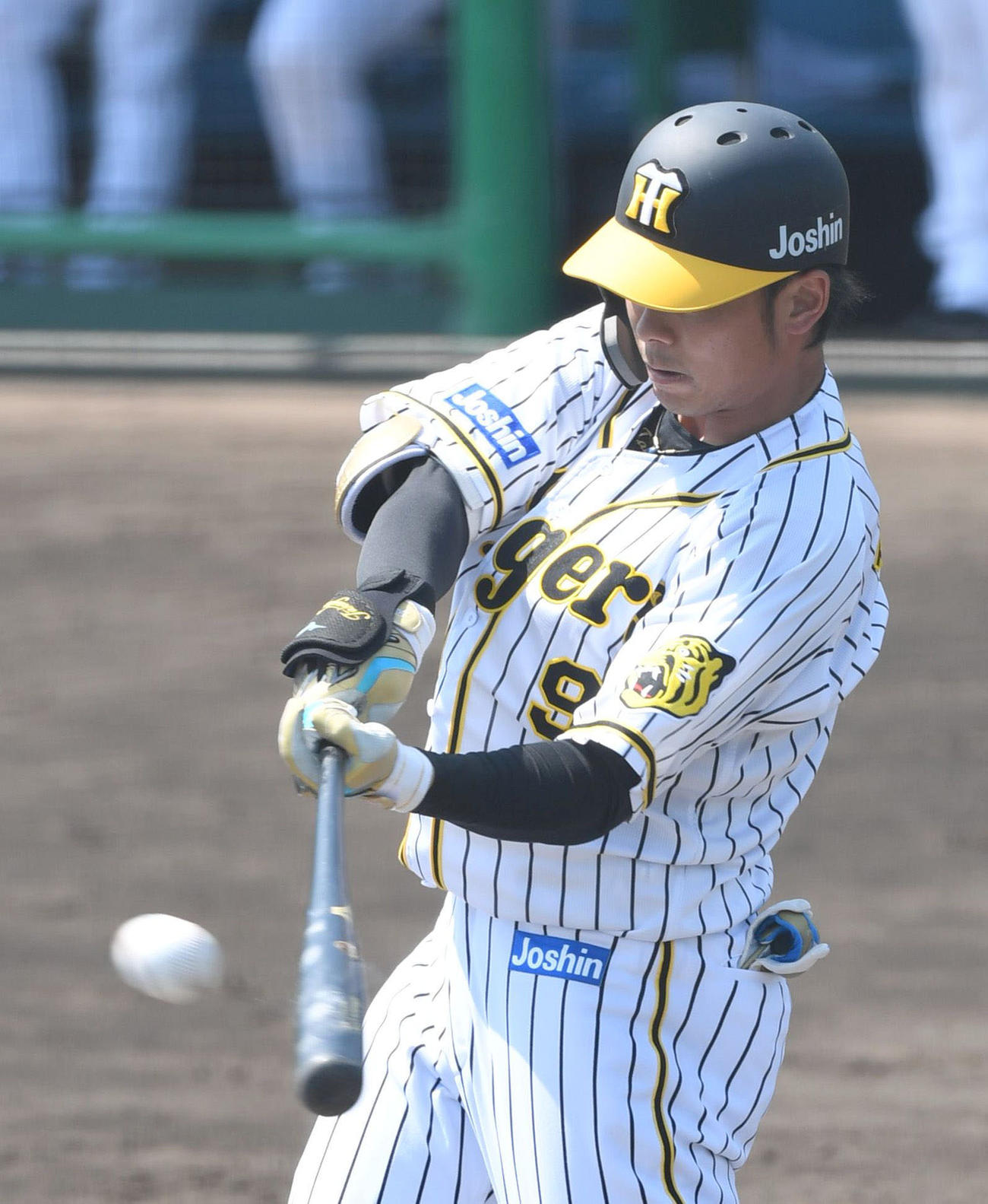 2軍中日戦で本塁打を放つ高山（代表撮影）