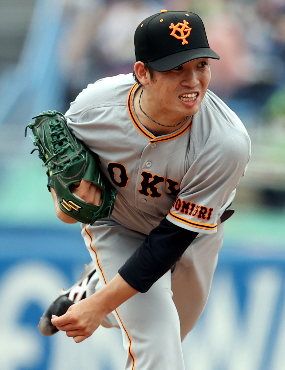 ヤクルト対巨人　巨人先発の高橋（撮影・狩俣裕三）