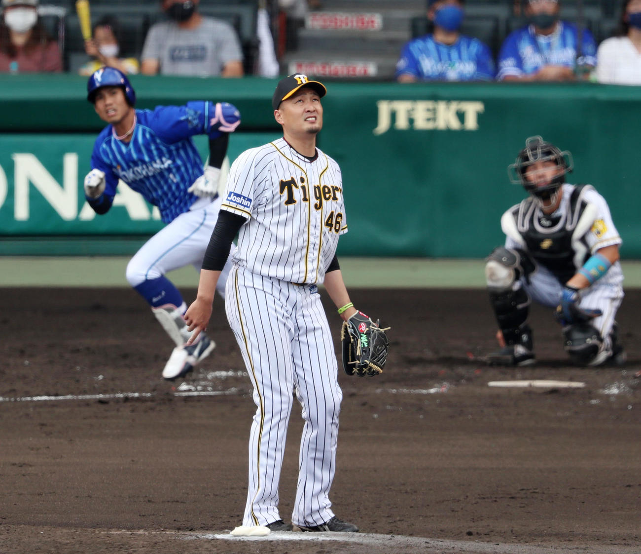 阪神対DeNA 5回表DeNA無死、秋山は桑原に中越え本塁打を被弾（撮影・加藤哉）