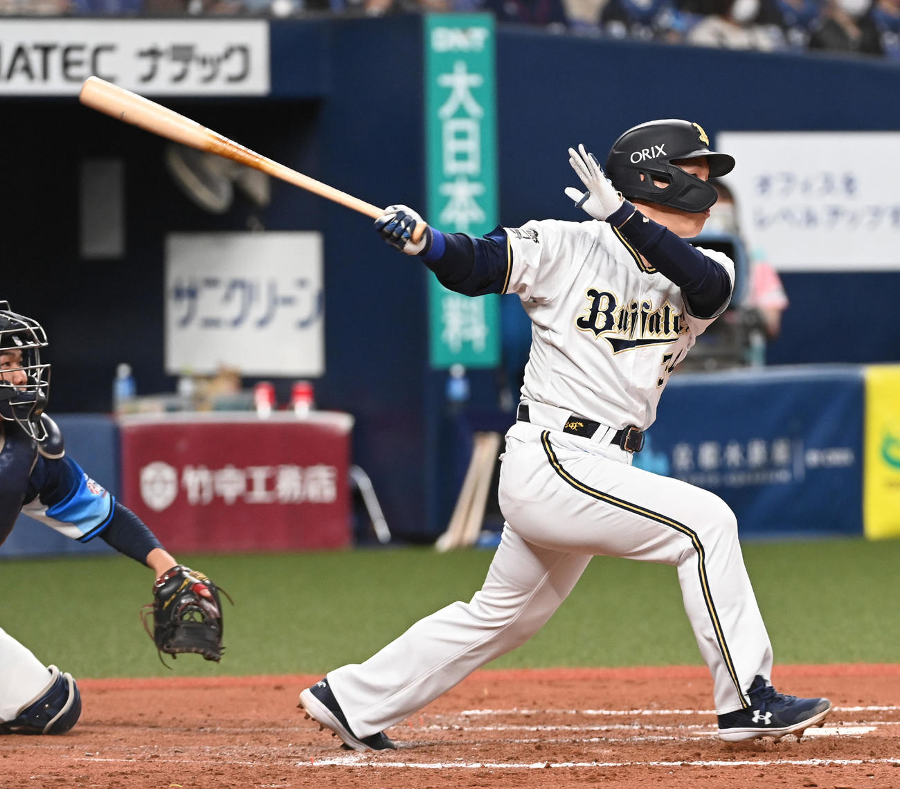 オリックス対西武　7回裏オリックス1死、吉田正は右越え本塁打を放つ（撮影・前岡正明）