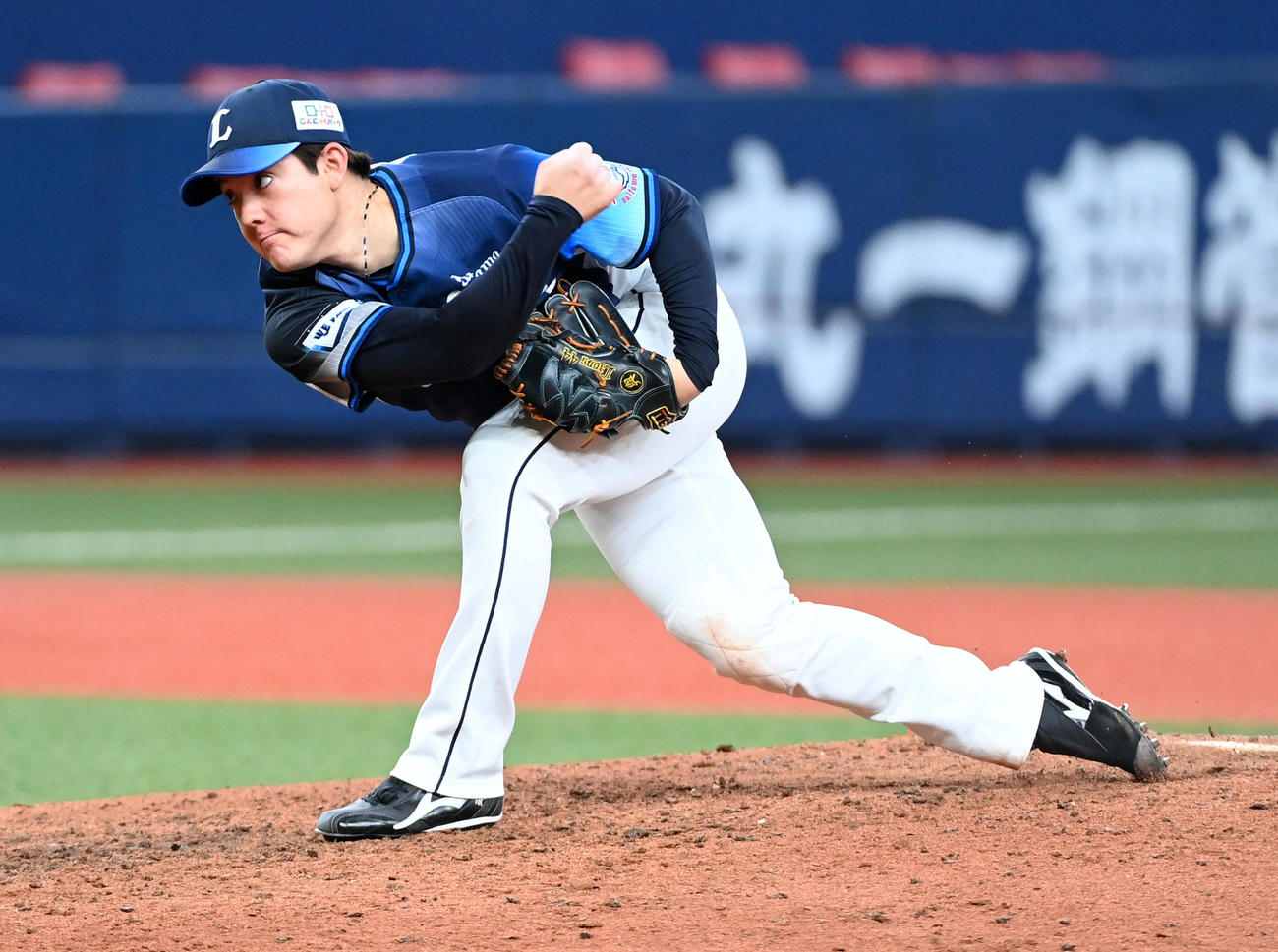 オリックス対西武　西武4番手の与座（撮影・前岡正明）