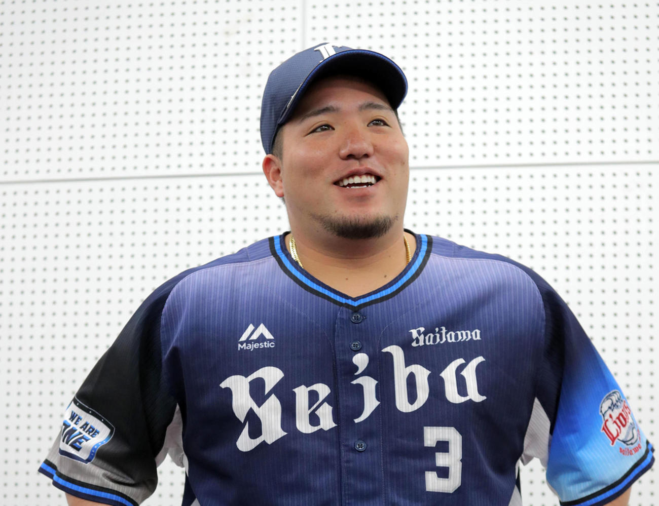 ファン投票で選出された西武山川穂高は笑顔で質問に答える（現場代表）