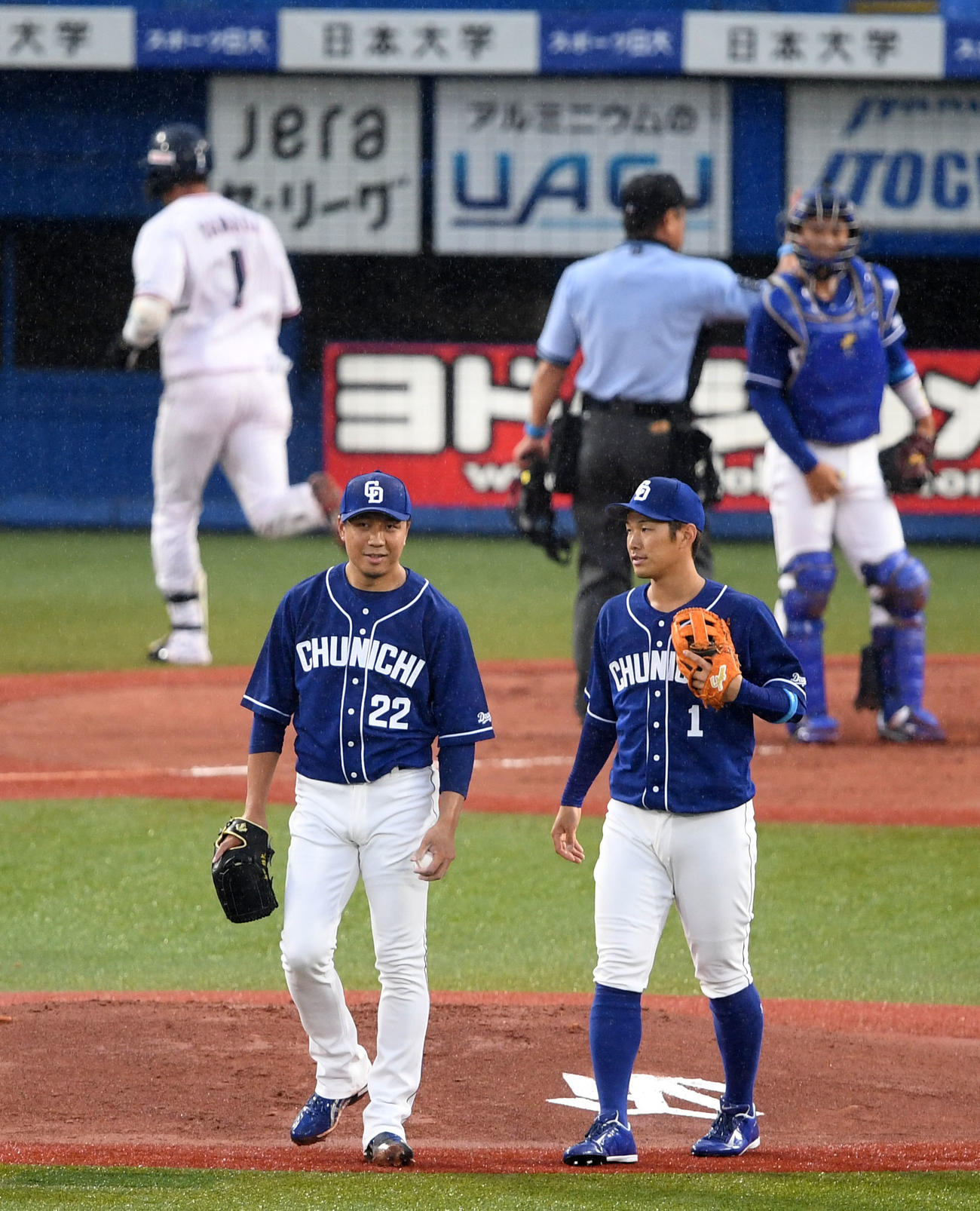 昨年の開幕戦の1回にヤクルト山田に2ランを浴びた大野雄大（2020年6月19日撮影）