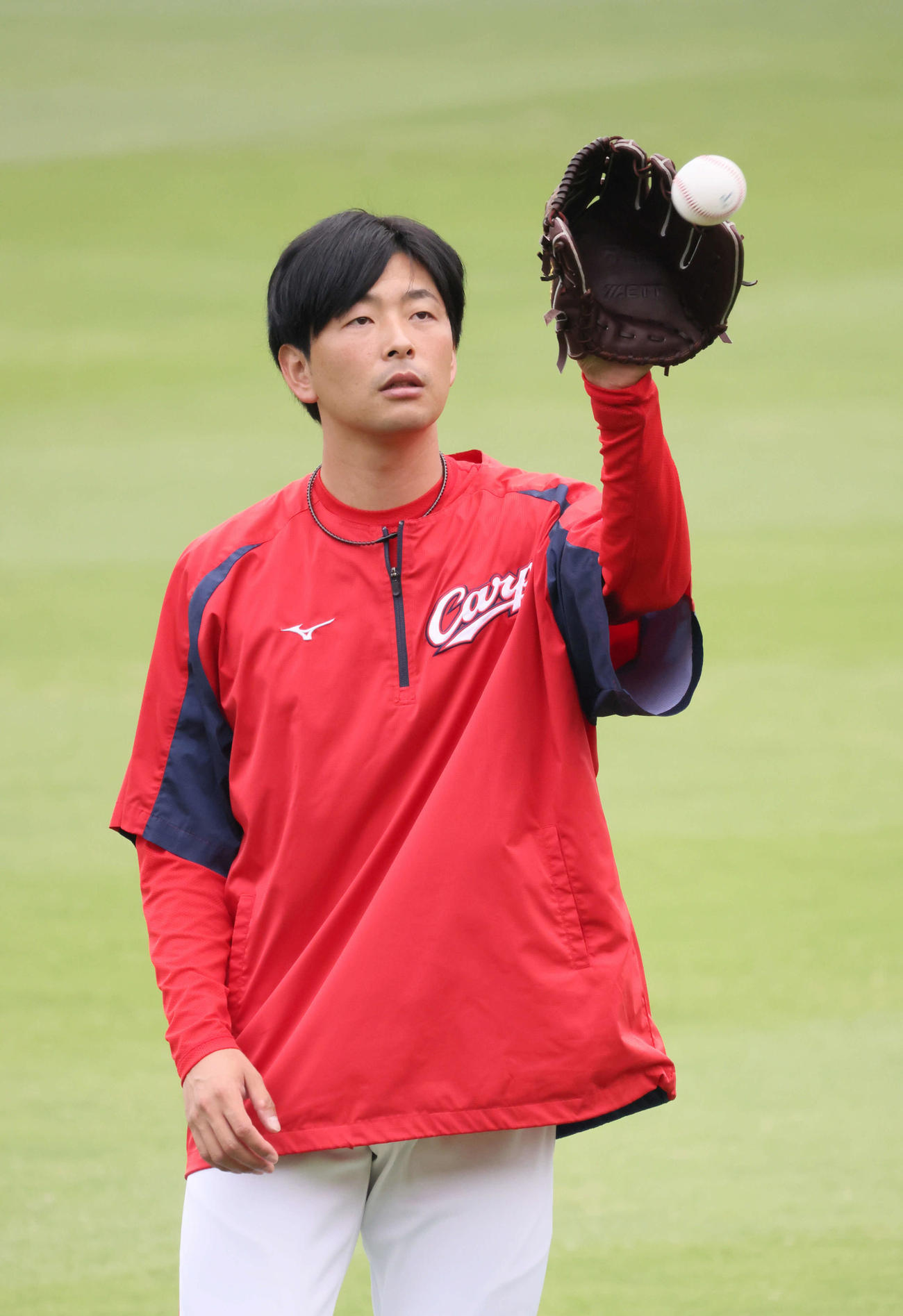 広島投手指名練習　キャッチボールをする大瀬良（撮影・加藤孝規）