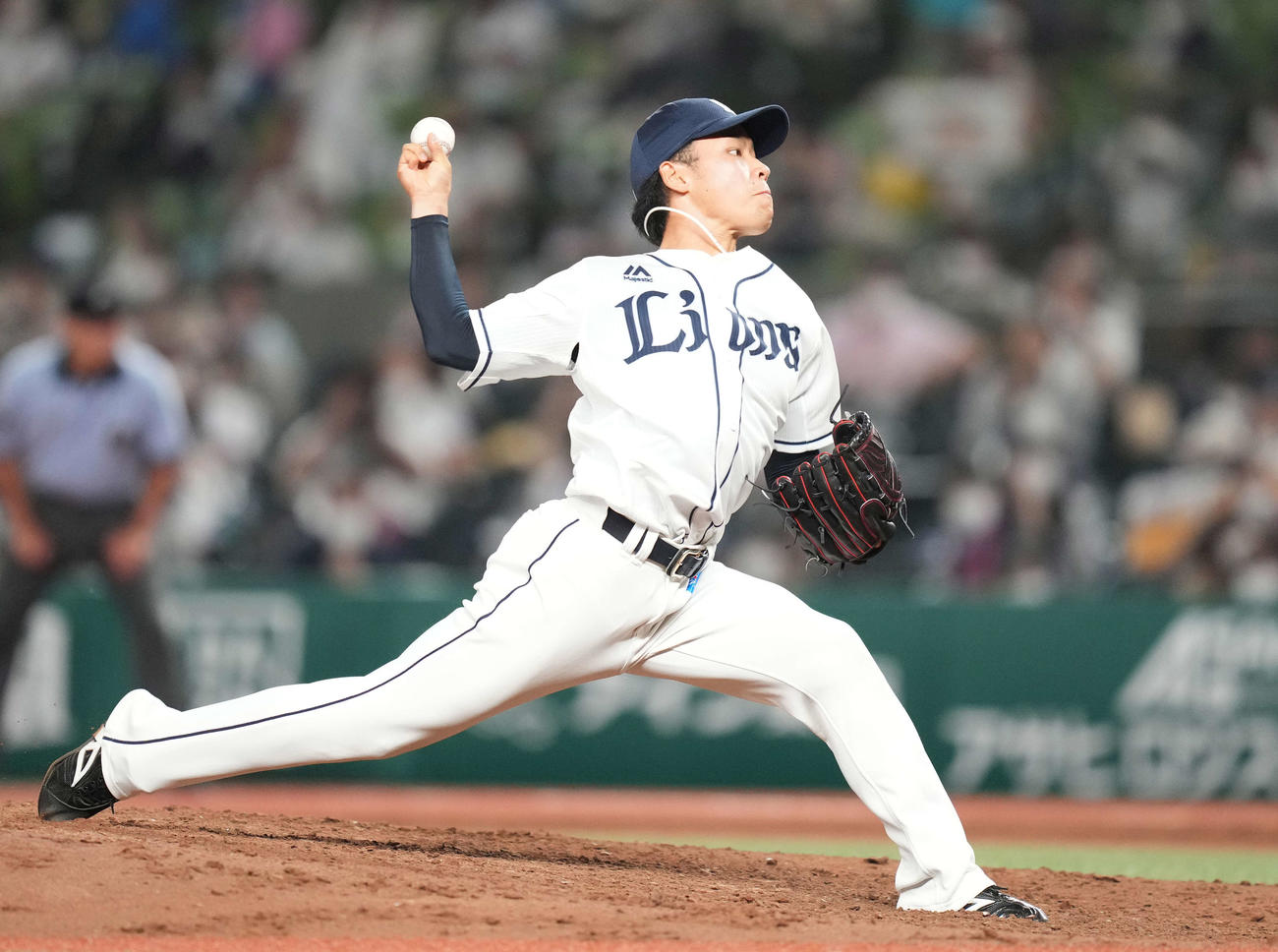 西武対オリックス　5回表途中から4番手で登板した西武水上（撮影・鈴木みどり）