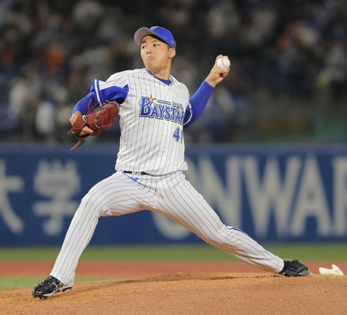 DeNA対巨人　6回表、DeNA3番手で登板する桜井（撮影・河田真司）