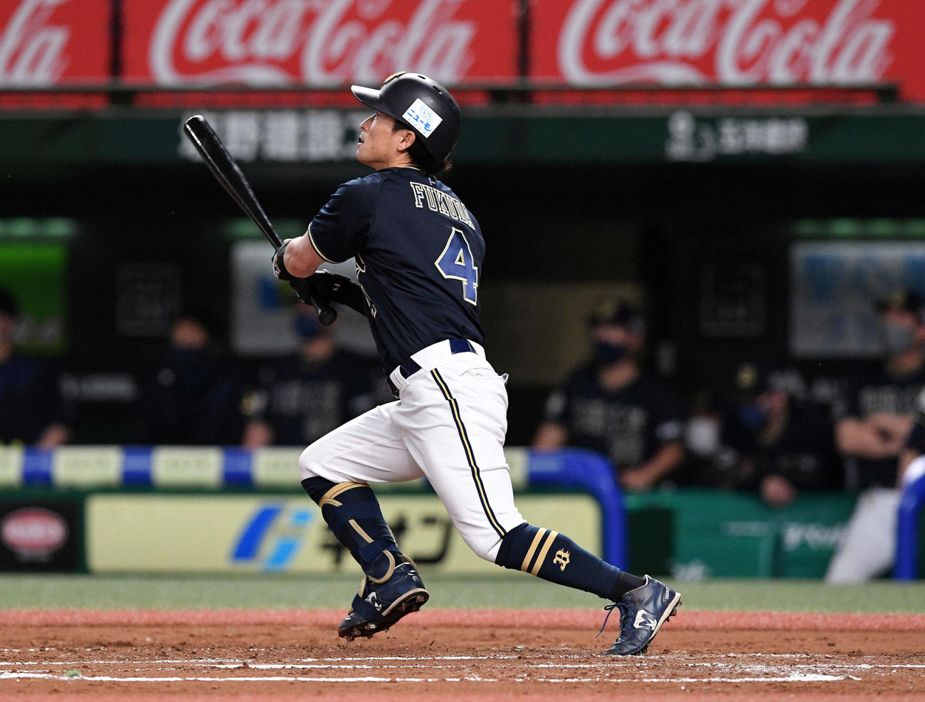 西武対オリックス　2回表オリックス1死二、三塁、福田は右越え3点本塁打を放つ（撮影・滝沢徹郎）