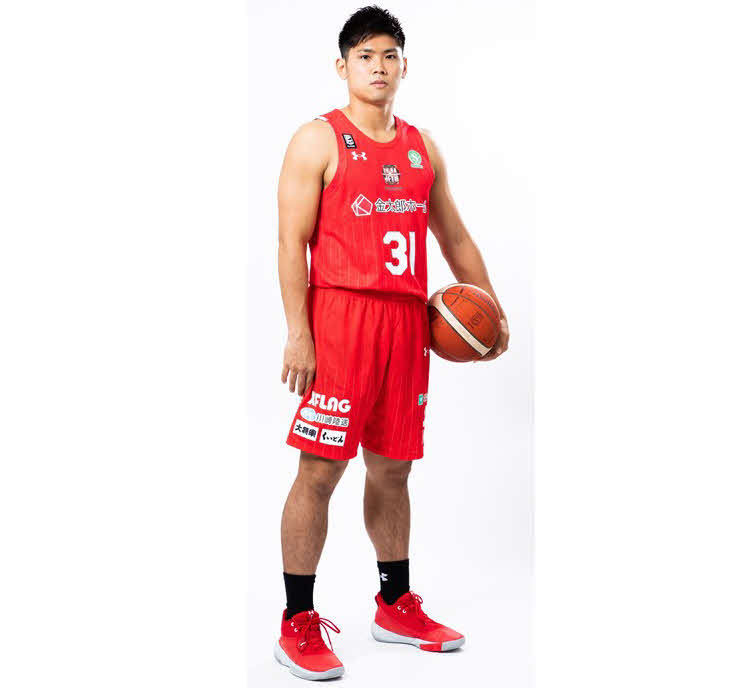 7月10日のロッテ－日本ハムで始球式を行う千葉ジェッツふなばし・原修太選手（球団提供）