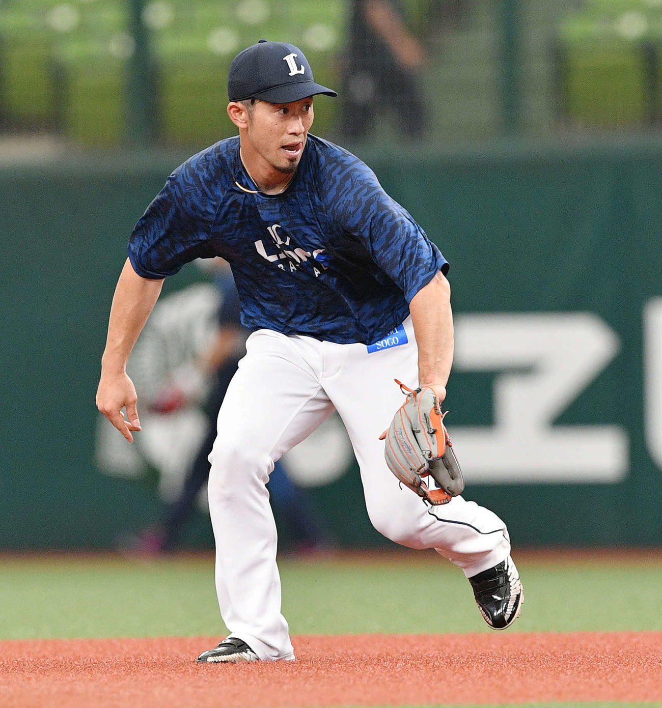 西武対オリックス　試合前、一軍に合流し守備練習する西武外崎（撮影・滝沢徹郎）