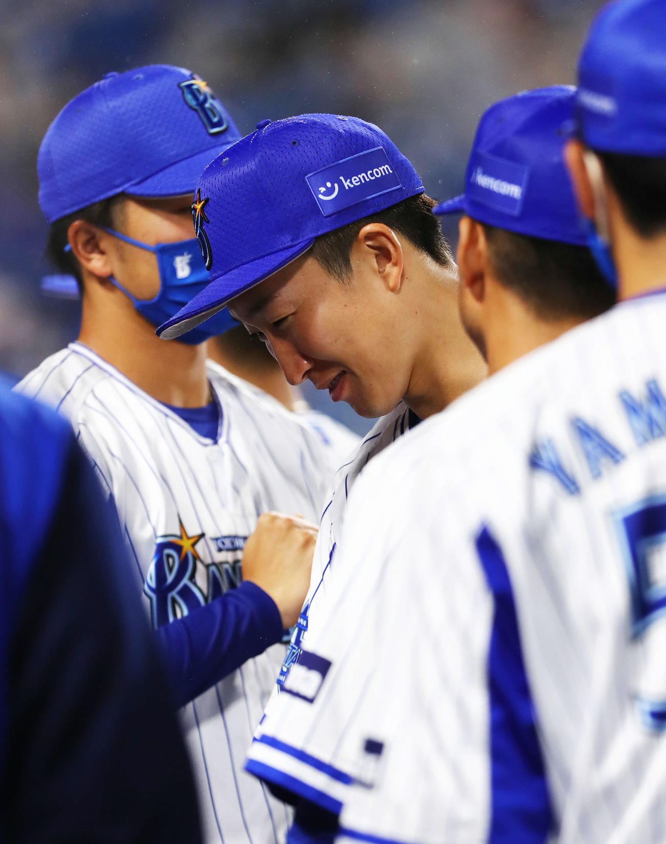 DeNA対巨人　6回表を終え、笑顔を見せるDeNA大貫（撮影・河田真司）