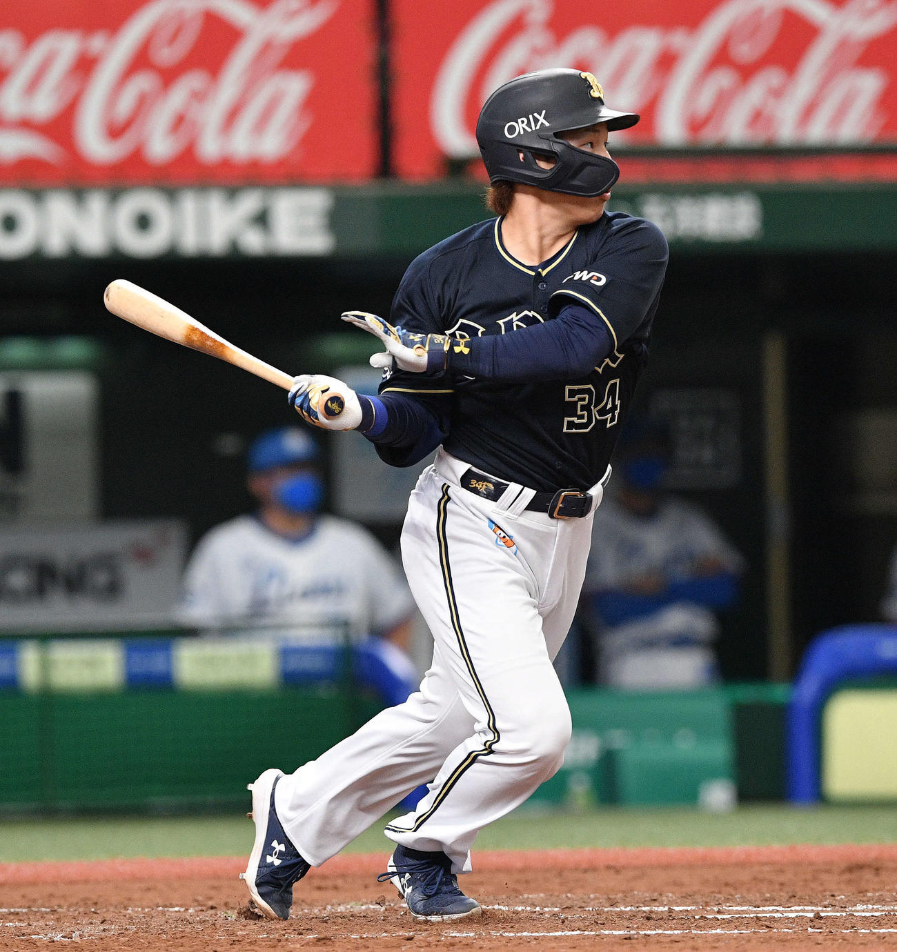 西武対オリックス　5回表オリックス2死一、三塁、吉田正は勝ち越しの左前適時打を放つ（撮影・滝沢徹郎）