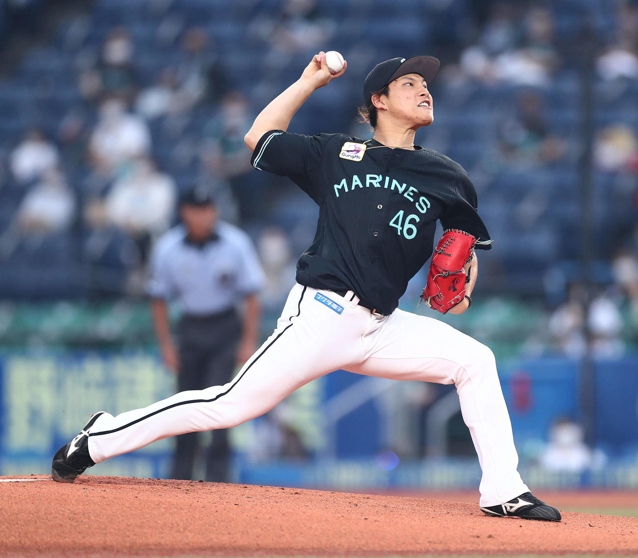 ロッテ対楽天　ロッテ先発で力投する岩下（撮影・河田真司）