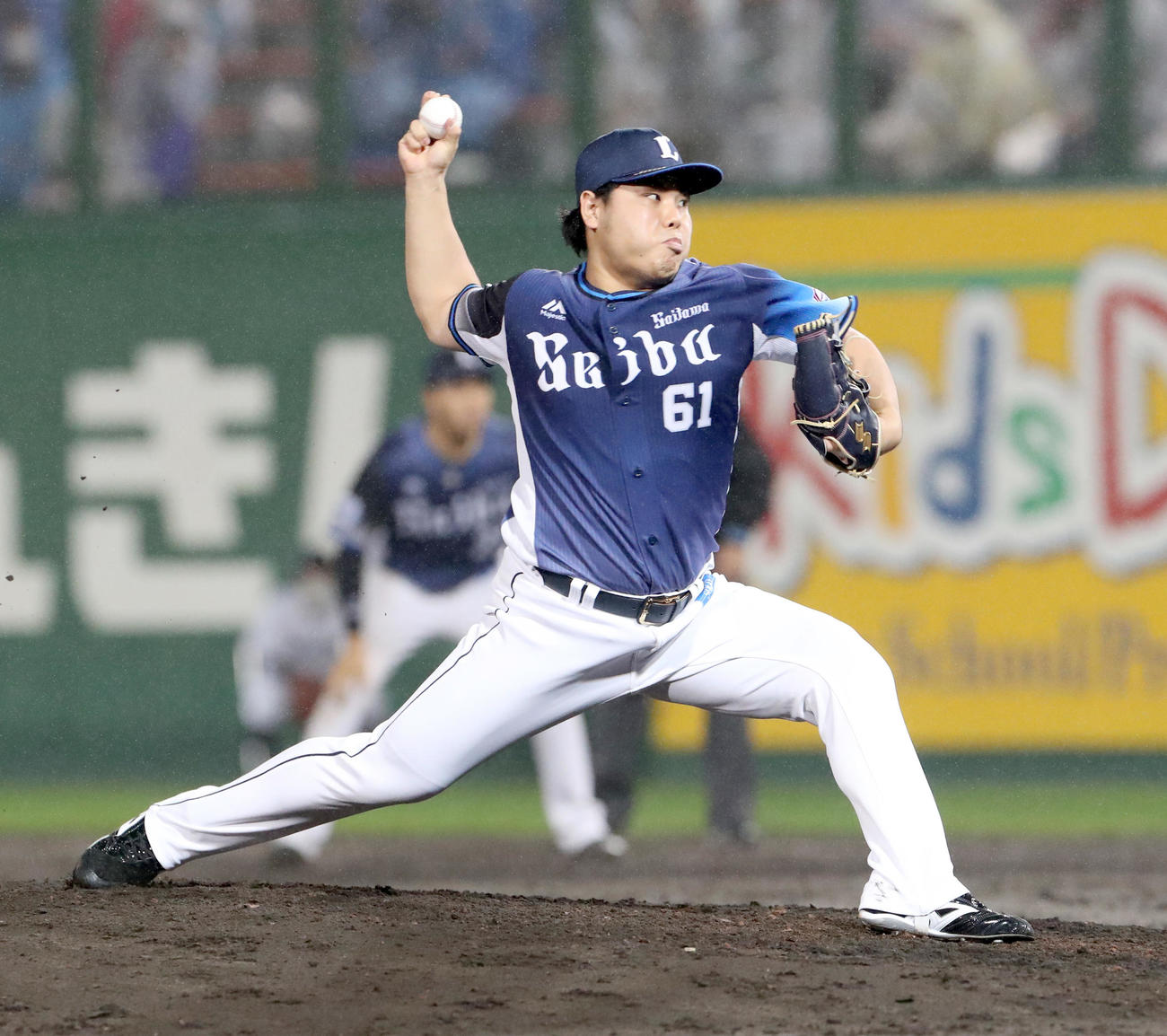 日本ハム対西武　9回から登板する西武平良（撮影・佐藤翔太）