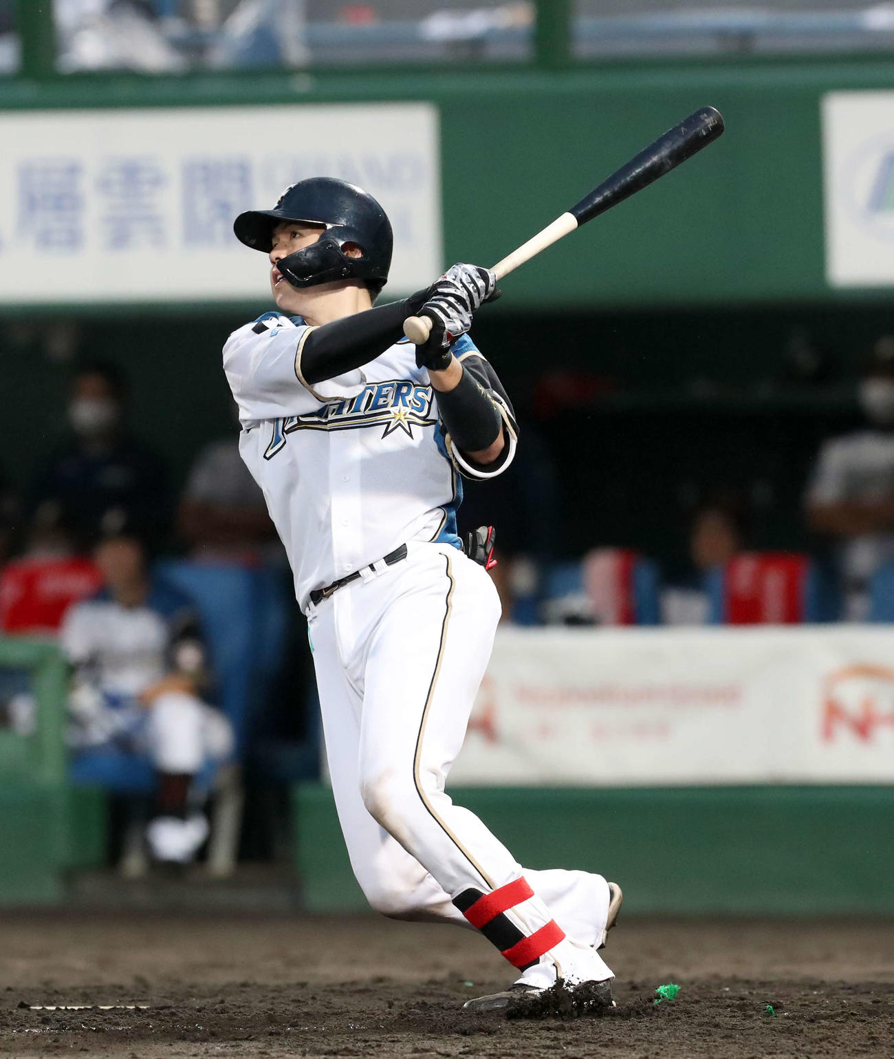 日本ハム対西武　3回裏日本ハム無死、清水は同点となる左越え本塁打を放つ（撮影・佐藤翔太）