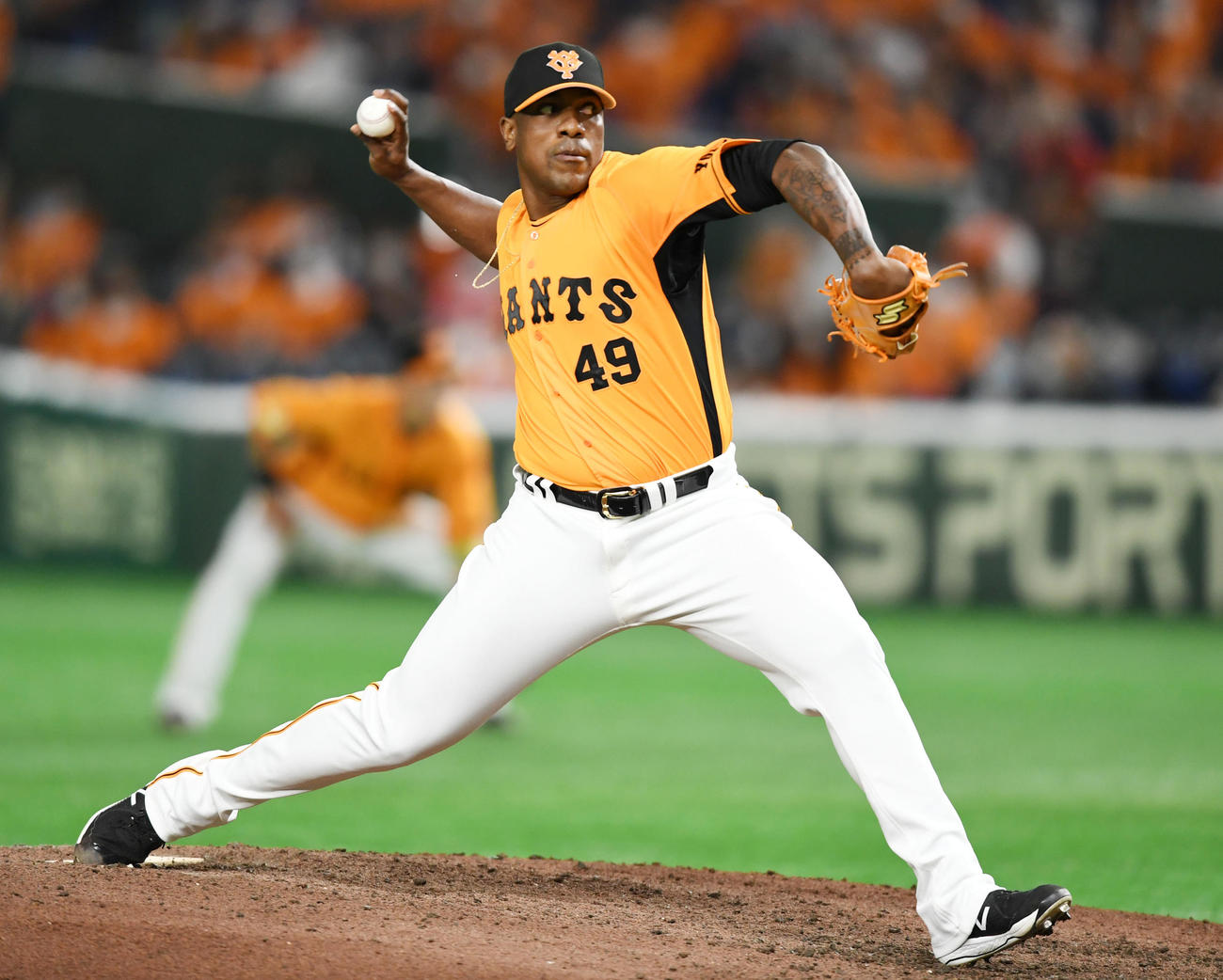 巨人対中日　9回表から登板した巨人ビエイラ（撮影・横山健太）