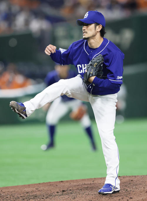 巨人対中日　中日2番手の祖父江（撮影・足立雅史）