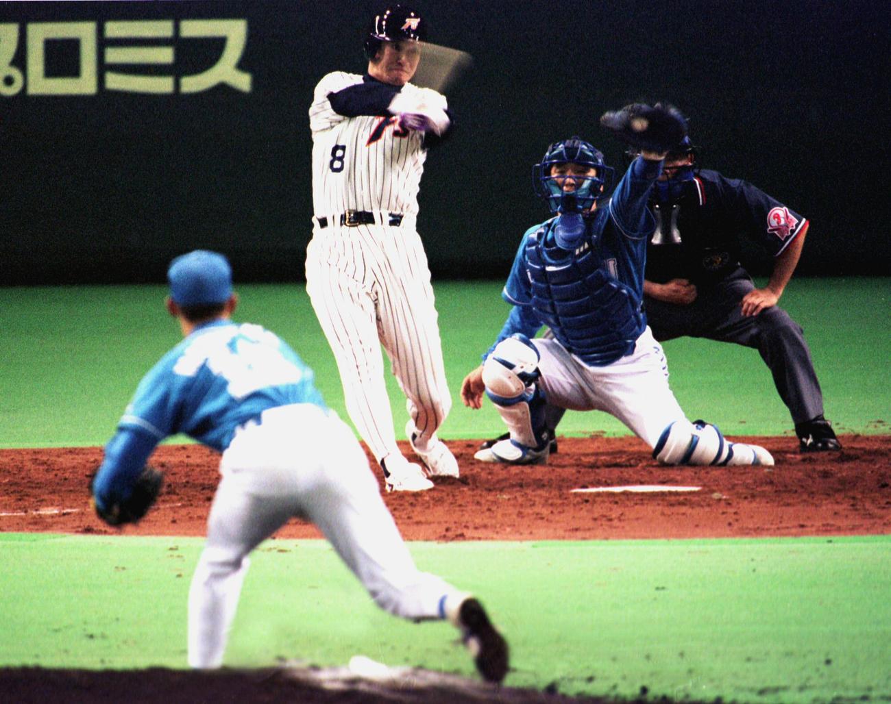 99年4月、プロ初登板となった日本ハム戦で打者片岡篤史を三振に打ち取ったボールで155キロを記録