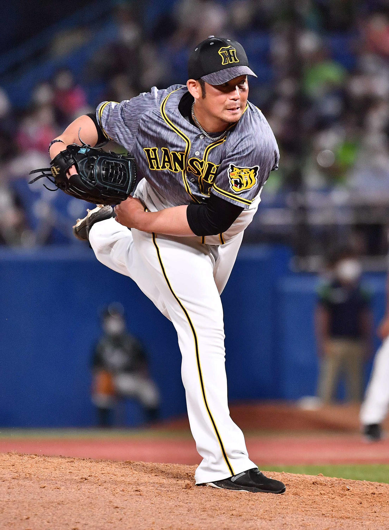 ヤクルト対阪神　阪神5番手で登板する岩田稔（撮影・上田博志）
