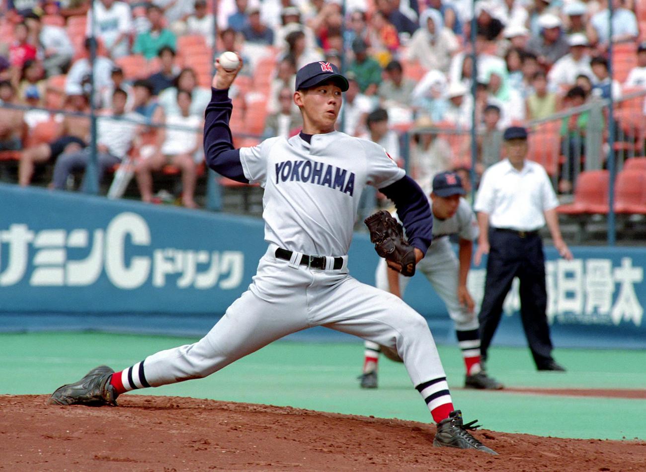 97年7月、第79回全国高校野球選手権神奈川大会準決勝　横浜対横浜商　力投する横浜先発の松坂大輔