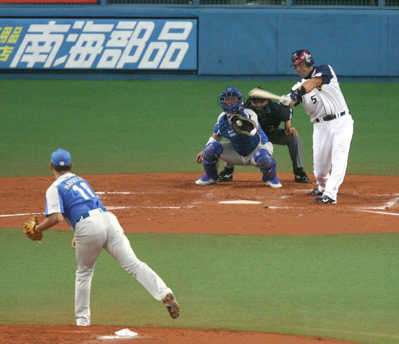 オリックス対西武　1回裏オリックス1死一塁、清原和博は、西武先発の松坂大輔から空振りの三振に倒れる（2006年8月9日）