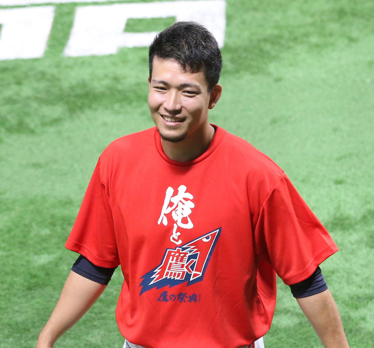 ソフトバンク対オリックス　笑顔で練習をする千賀（撮影・屋方直哉）