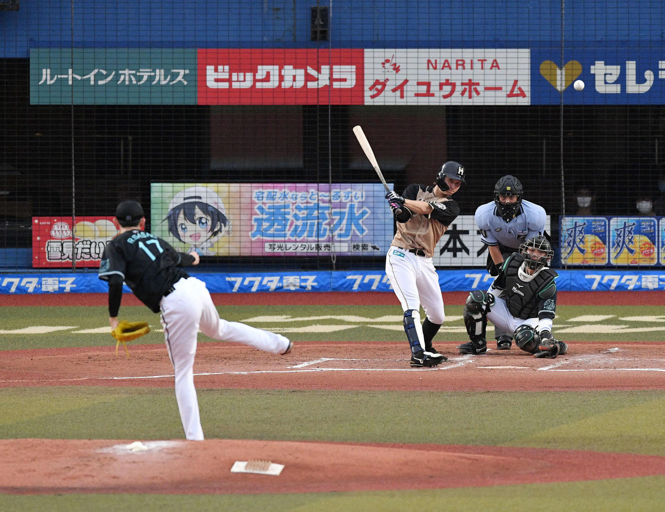 ロッテ対日本ハム　2回表日本ハム2死二、三塁、浅間は先制2点適時二塁打を放つ。投手佐々木朗（撮影・滝沢徹郎）