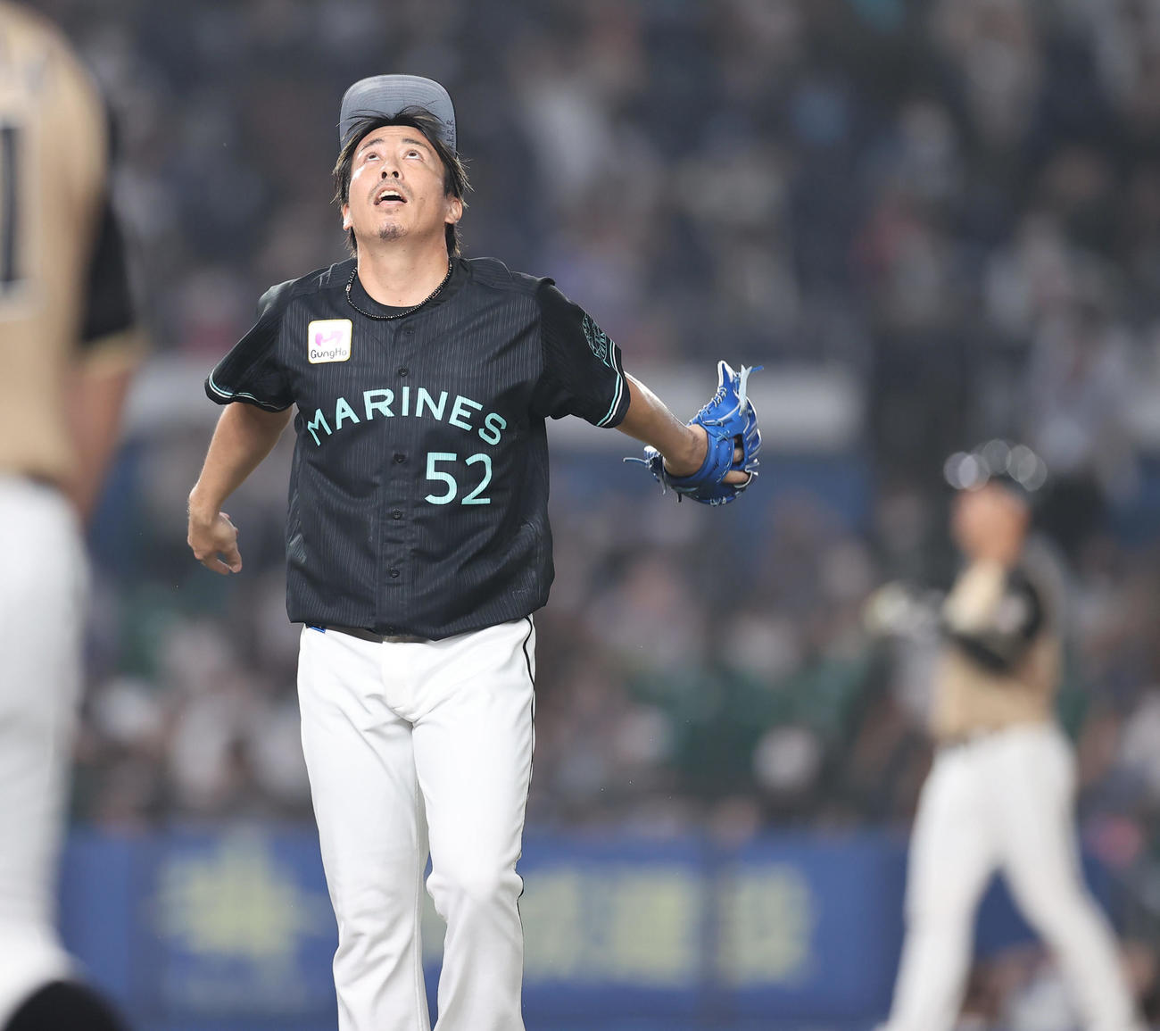 ロッテ対日本ハム　9回表日本ハムの攻撃を無失点に抑えほっとした表情を見せるロッテ益田（撮影・垰建太）