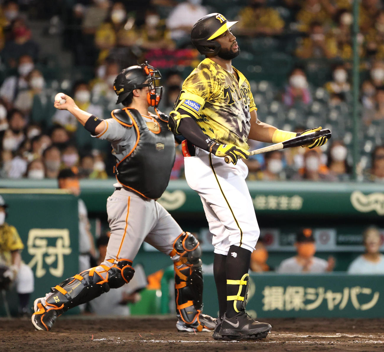 阪神対巨人　9回裏阪神無死、ロハスは空振り三振に倒れる（撮影・清水貴仁）