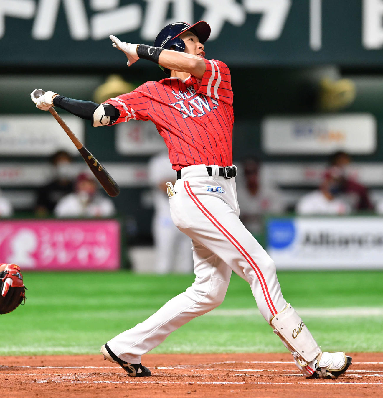 ソフトバンク対楽天　1回裏ソフトバンク2死、柳田は右中間へ先制本塁打を放つ（撮影・岩下翔太）