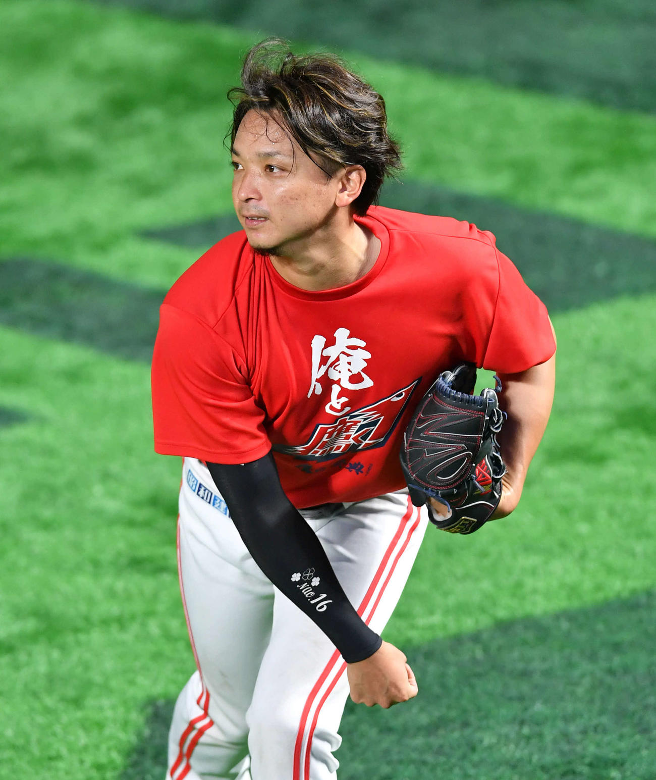 ソフトバンク対楽天　キャッチボールを行う東浜（撮影・岩下翔太）
